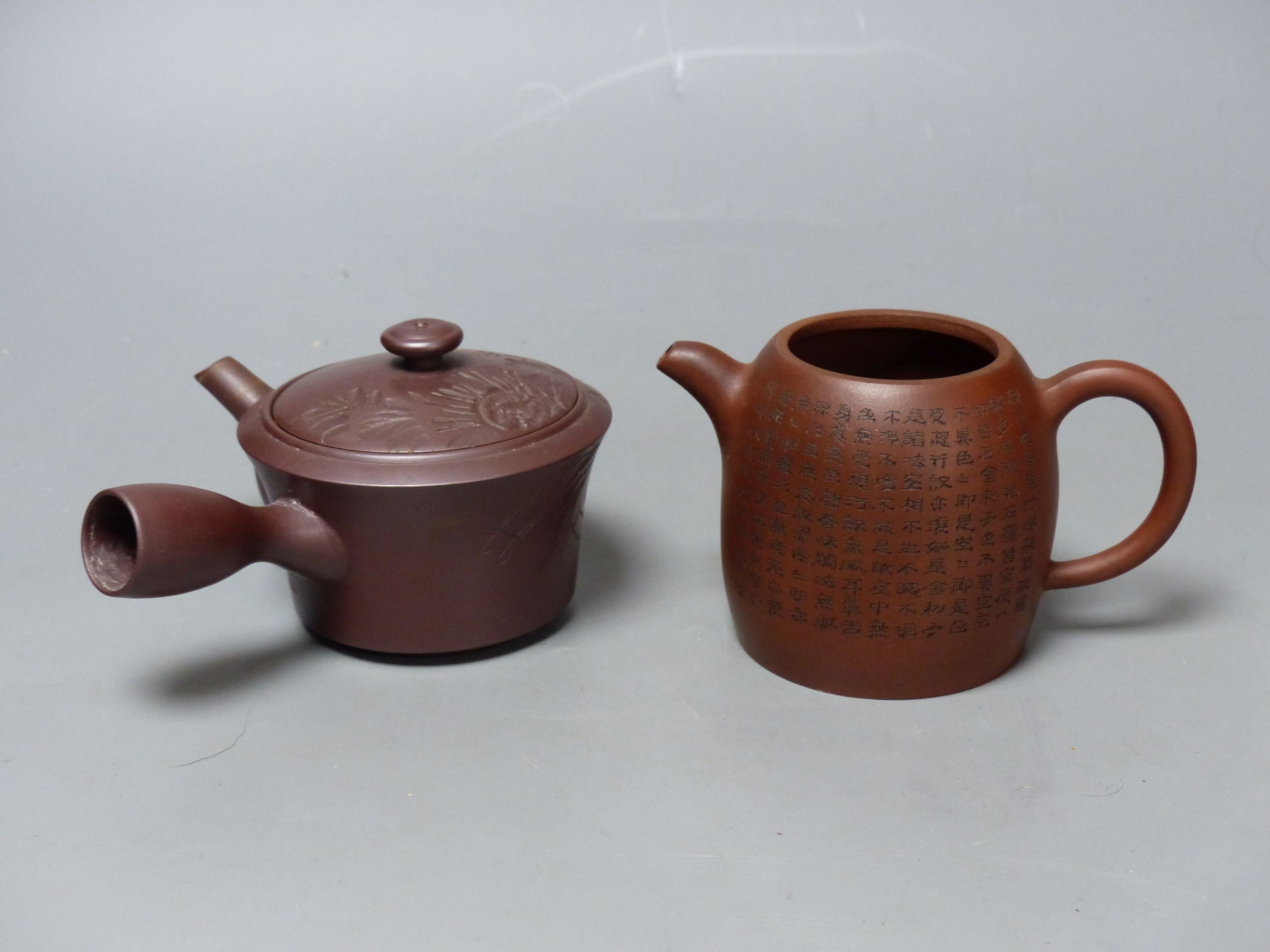 Two Chinese Yixing tea pots, tallest 8cm